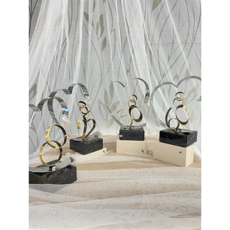 Regalo Bodas de Oro, Bodas Plata, Bodas de Diamante Personalizado, Figura Aniversario grabada